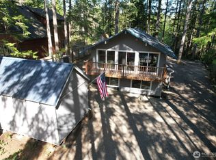 811 N Potlatch Dr, Hoodsport, WA 98548