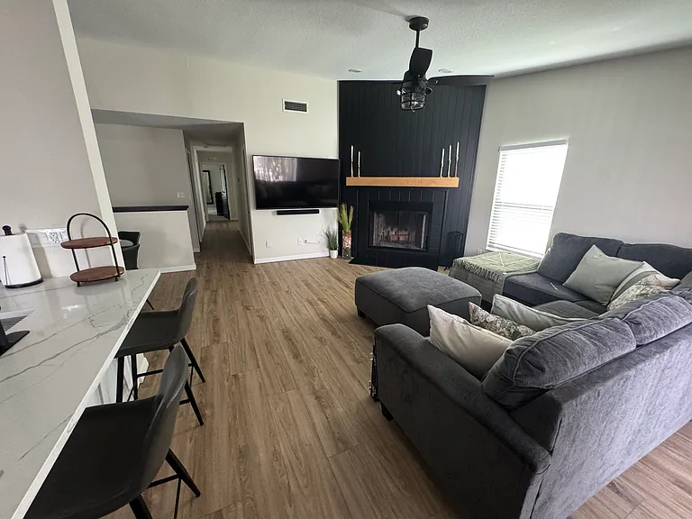 401 E Curlew Pl — Photo 7