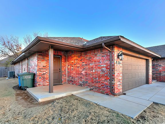 2nd image of 436 Chalk Hill Ct