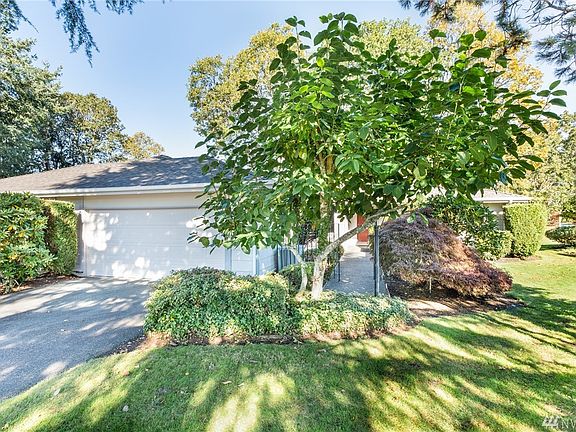 2nd image of 8521 Onyx Dr SW