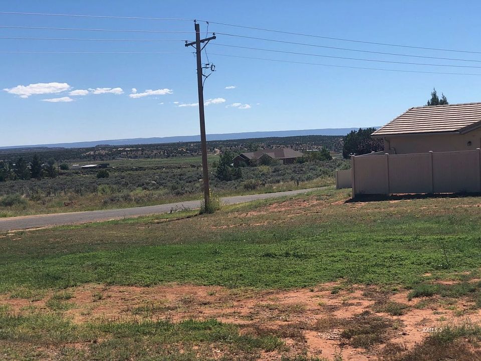 1st image of 634 W Navajo Dr