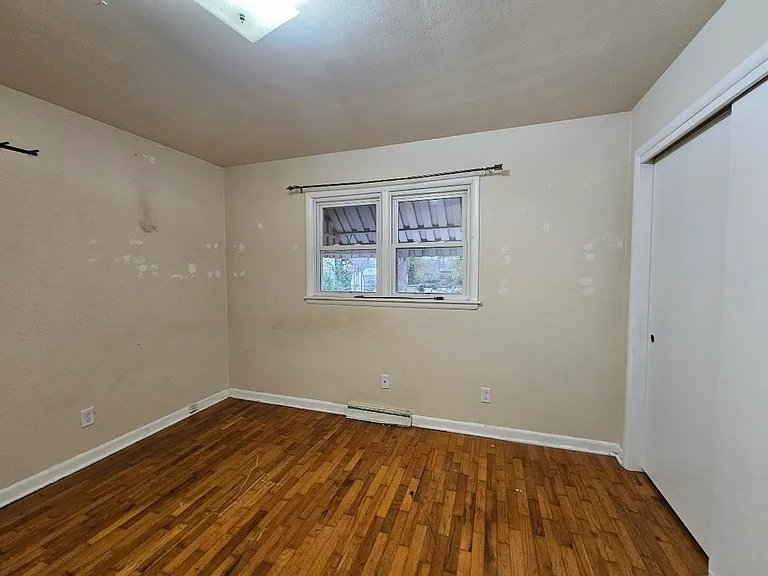 2037-2039 S Delaware Ave — Photo 9