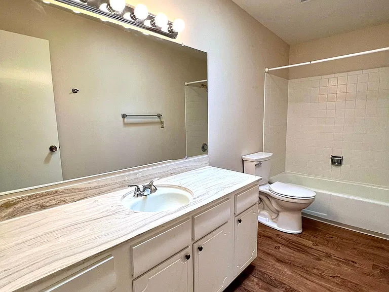 8655 E 24th Cir — Photo 17