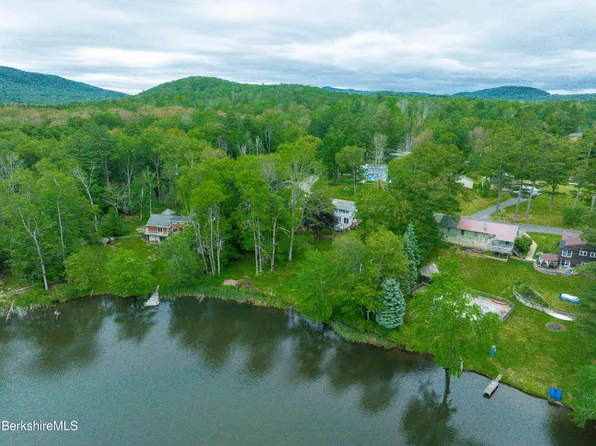 29 Grove Ave, Lanesboro, MA 01237