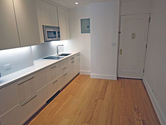 4th image of 23 W 73rd St #806B