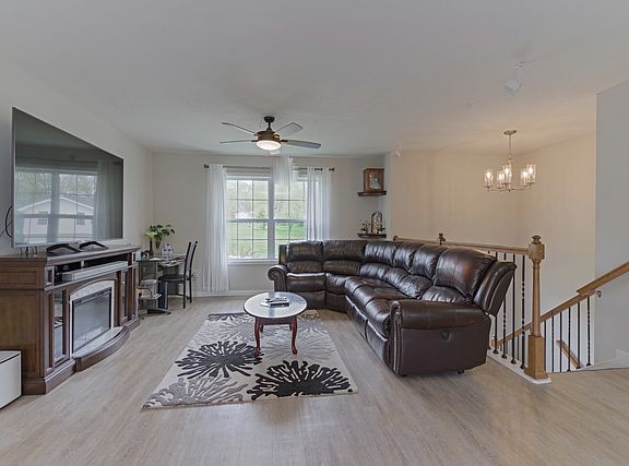 5th image of 1209 Woodbury Pl