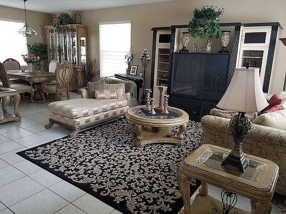 3rd image of 632 Verona Pl