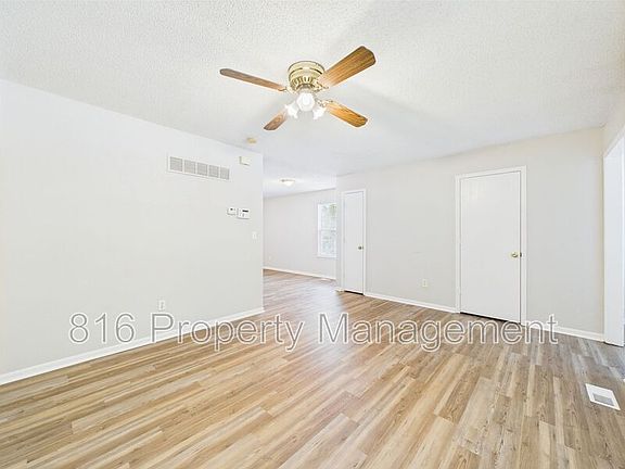 3rd image of 2314 Monroe Ave Unit 2314