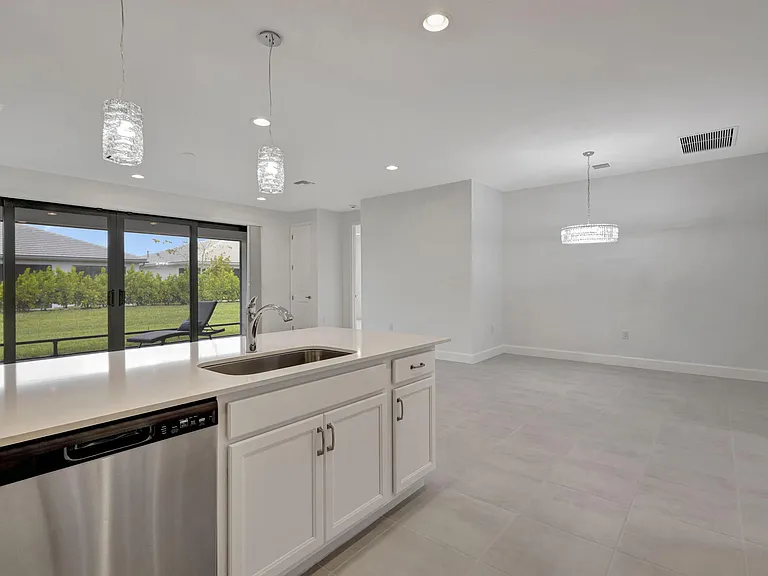 12557 SW Rain River Dr — Photo 8