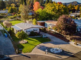 1928 Parkdale Dr, Grants Pass, OR 97527