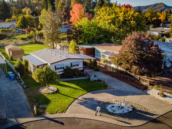 1928 Parkdale Dr, Grants Pass, OR 97527
