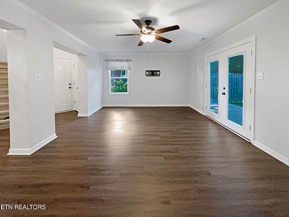 3rd image of 6988 La Christa Way