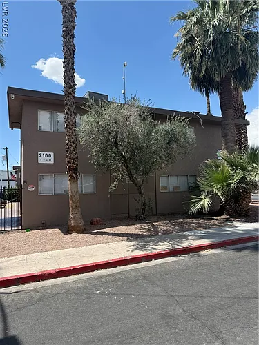 2100 Sunrise Ave #4 Photo 1