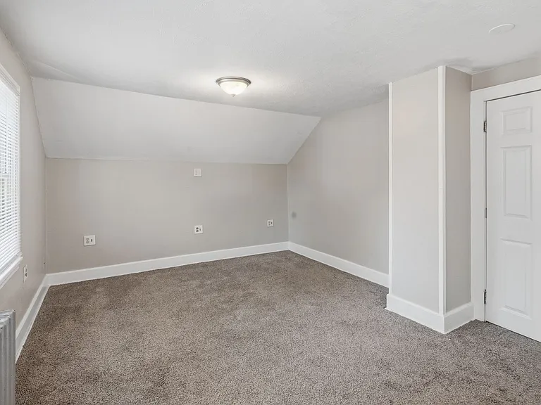 420 Britton St — Photo 19