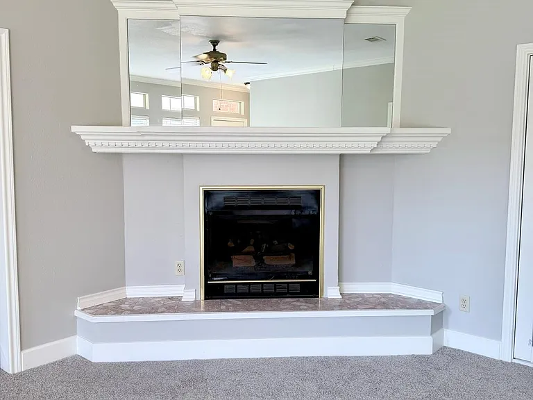 705 E South St — Photo 15