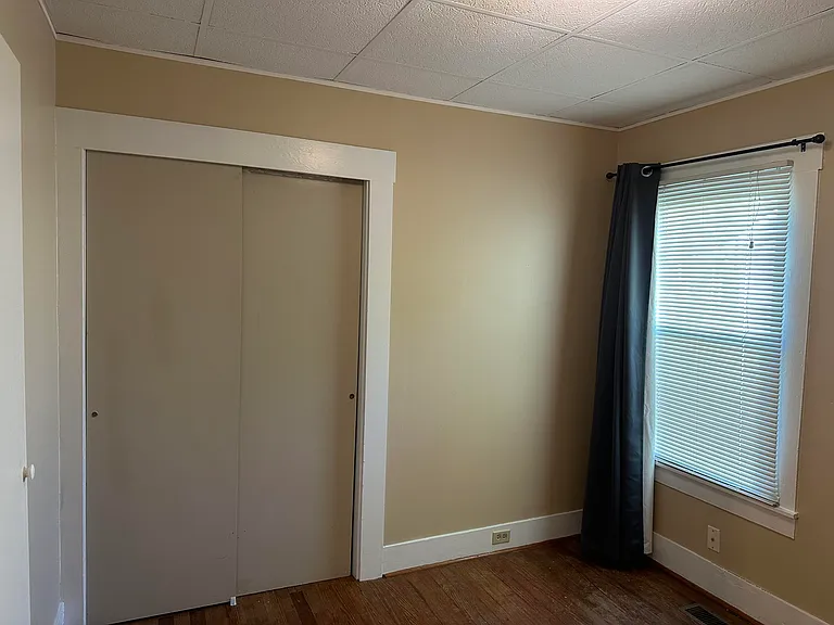232 Bassett Ave — Photo 8