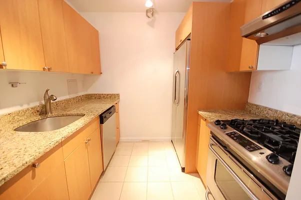 Rented by Re/Max In The City | media 7