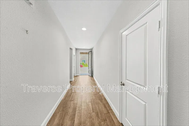 4 bed, 3.0 bath, 2993 sqft, $2,750 — Photo 3