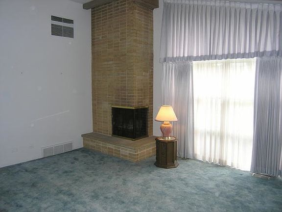 3rd image of 510 S Michigan Ave