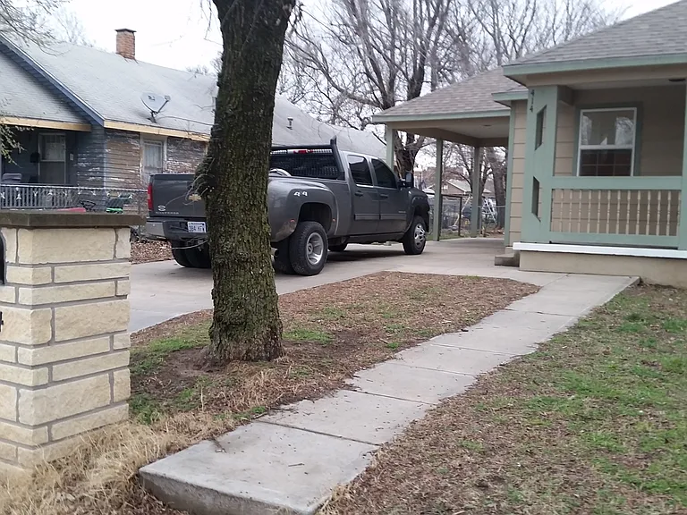 414 S 8th St — Photo 2
