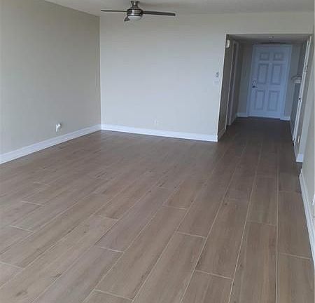 3rd image of 605 Oaks Dr APT 804