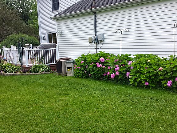 2nd image of 111 Woodview Dr