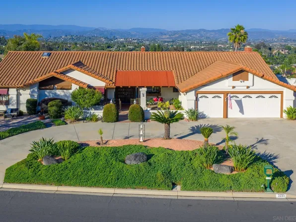 2233 Cortina Cir, Escondido, CA 92029