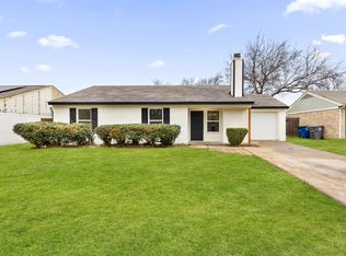 215 Prairie Grove Dr, Dallas, TX 75217