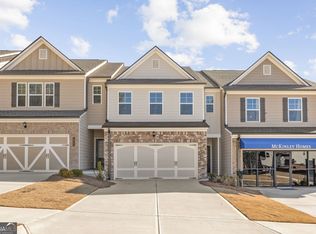 5621 Overview Dr, Flowery Branch, GA