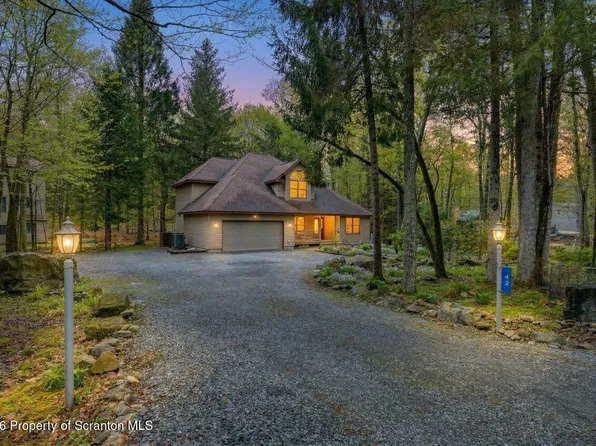 42 Wildflower Cir, Gouldsboro, PA 18424