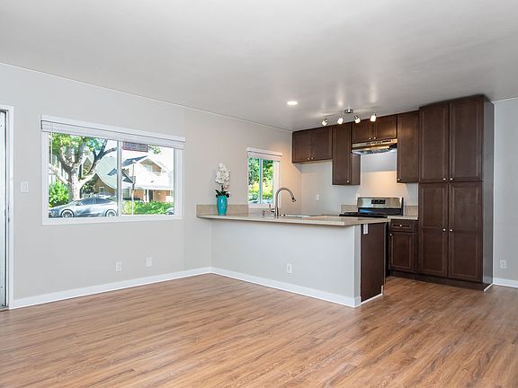 4th image of 311 N Kenwood St APT 1