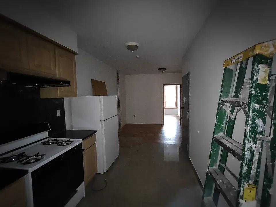 1692 2nd Ave #6