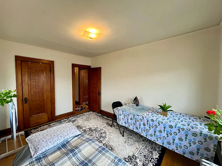 4455 N Oakland Ave — Photo 9
