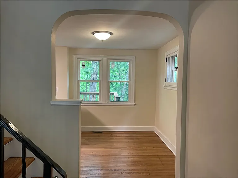 721 Center Ave — Photo 2