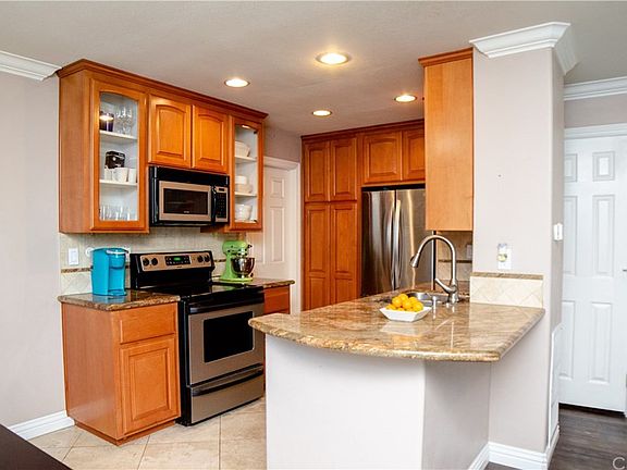 5th image of 2869 E Jackson Ave Unit A