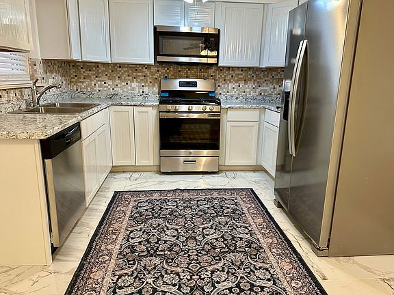 5th image of 8518 W Rascher Ave Unit 2