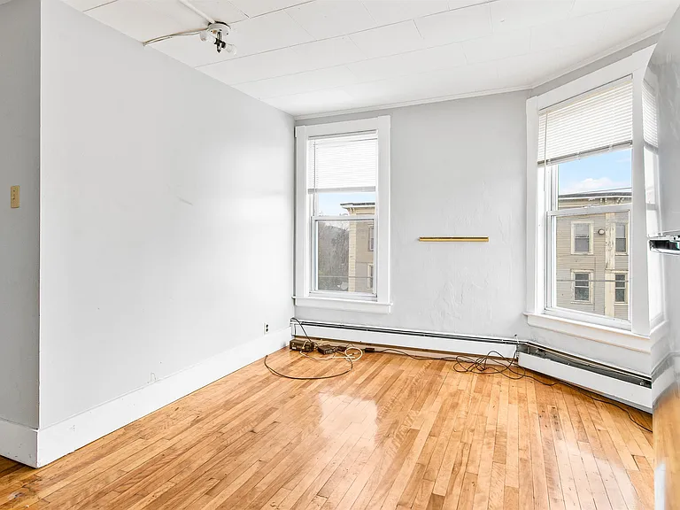 4 Elm St #303 — Photo 2