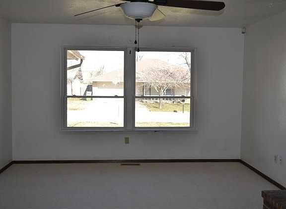 2nd image of 916 Mabel C Fry Blvd