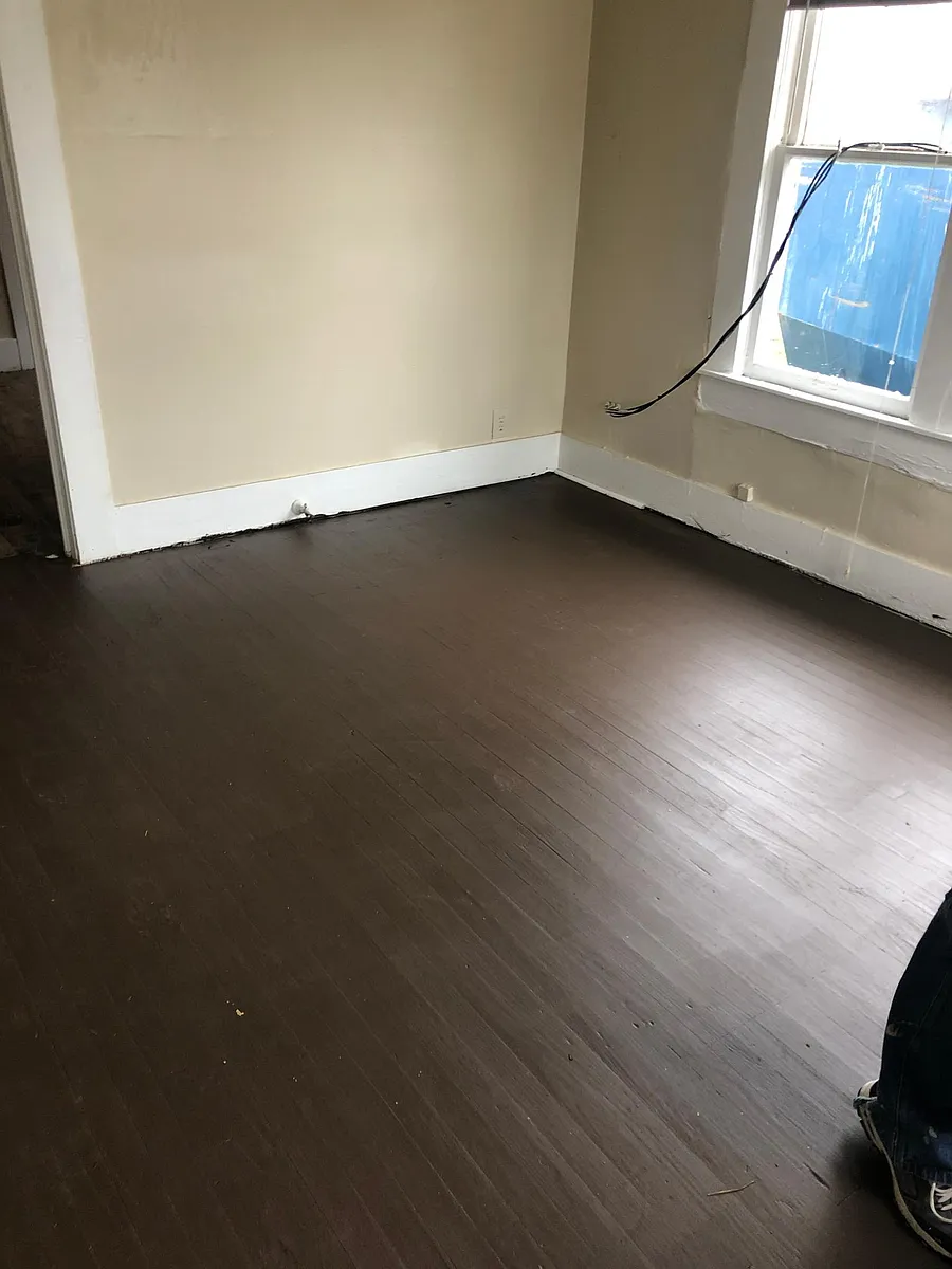 Building Photo - 1302 Hughes St #1