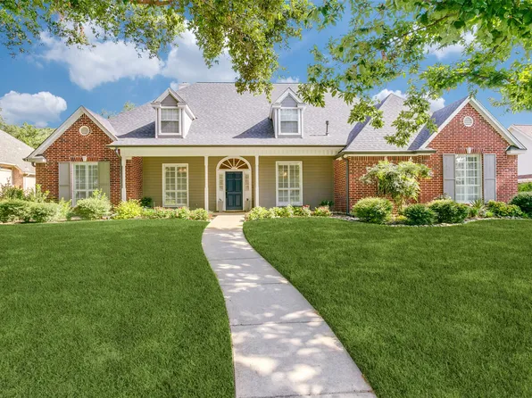 2310 Brookcrest Ln, Grapevine, TX 76051
