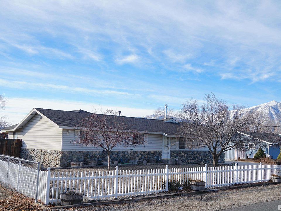 1st image of 1393 Jobs Peak Dr