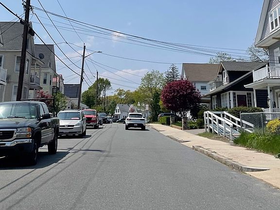 5th image of 229 Oakland Ave