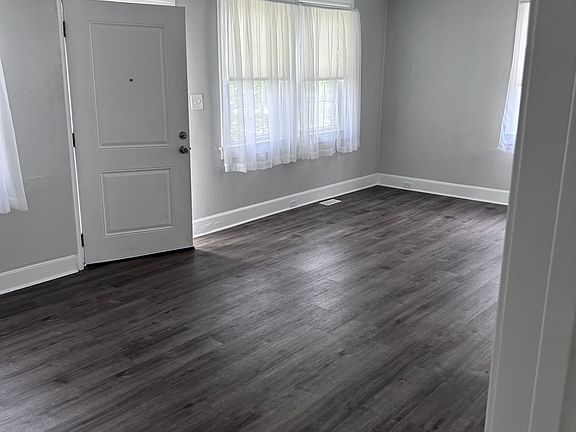3rd image of 103 E Maynard Ave