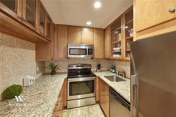 Sold by Warburg | media 16