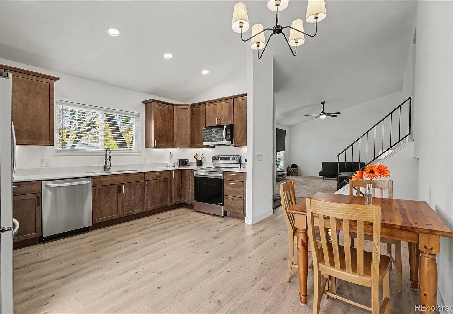 4 bed, 4.0 bath, 1944 sqft, $3,450 — Photo 3
