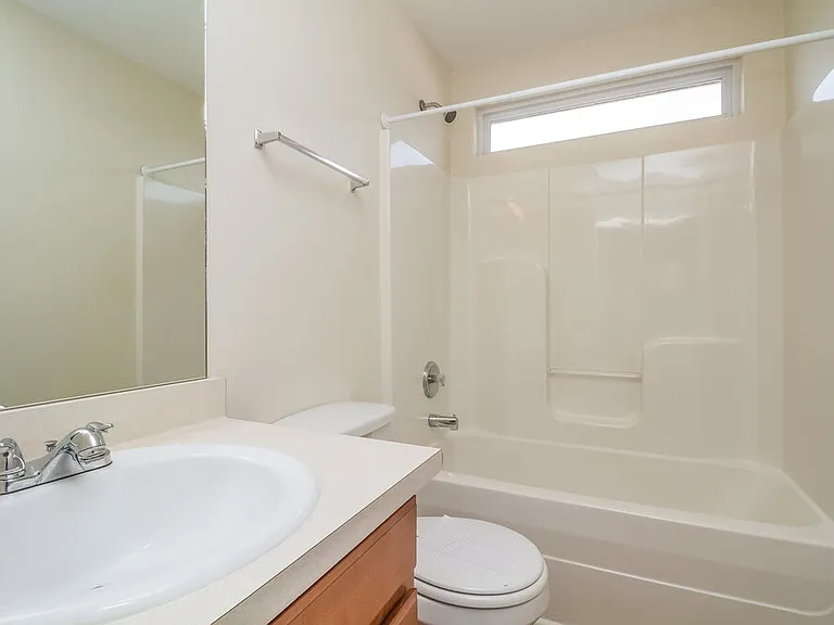 4565 Hawthorn Dr — Photo 17