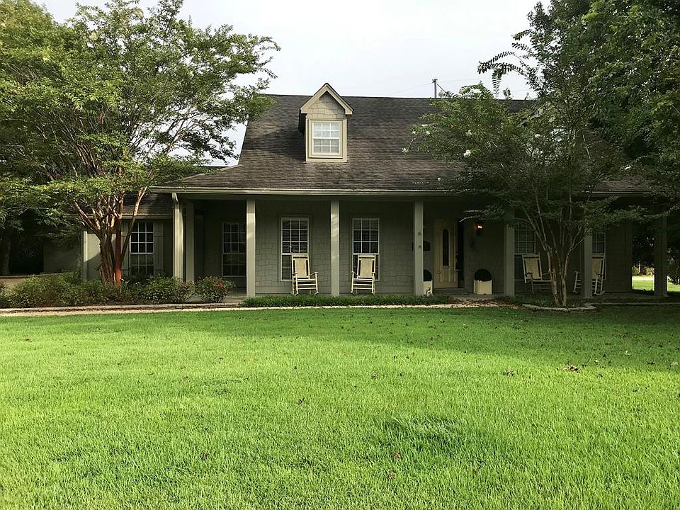 1st image of 753 Shady Oaks Cir