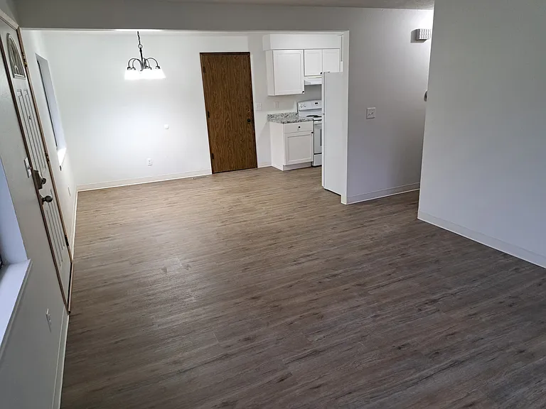 1670 Spruce Dr #B — Photo 11