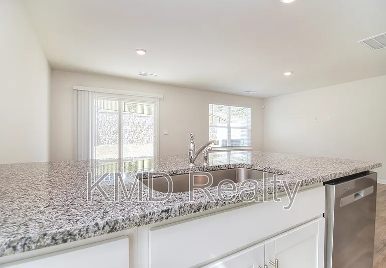 5155 Hyrule Dr — Photo 8
