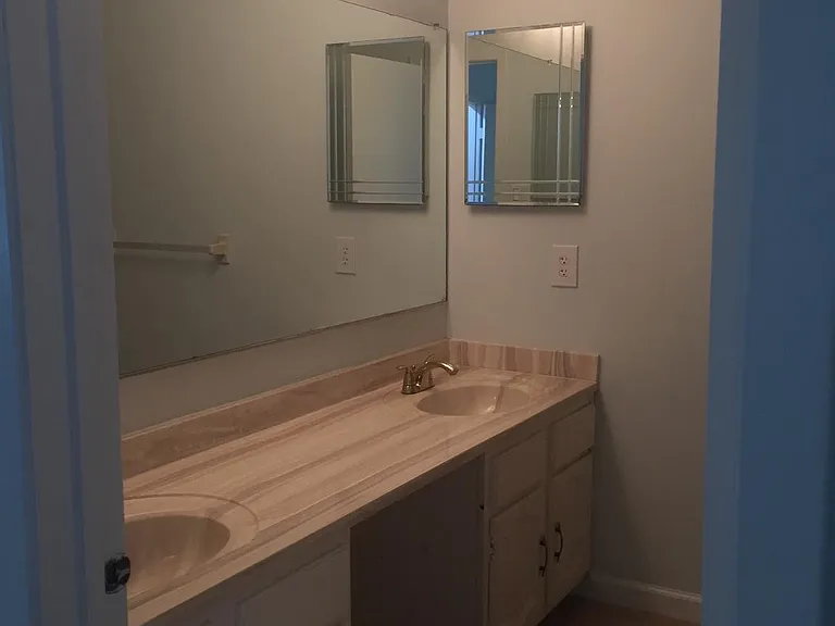 94 Tennyson Dr — Photo 10
